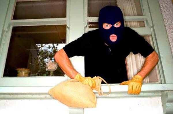 طريقة مبتكرة للسرقة.. والغلّة 35 ألف دولار