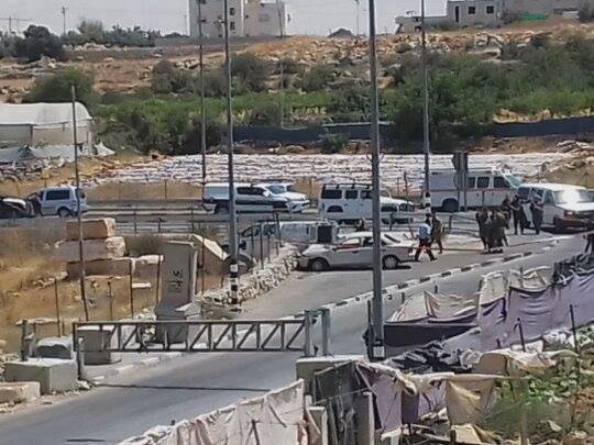 استشهاد فلسطيني واصابة جنديين صهيونيين بعملية دهس شرق الخليل