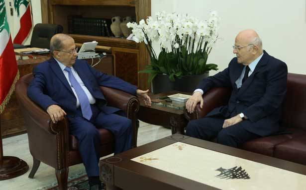 سأل هل المطلوب إدخال لبنان في أتون الحرب  في وقت تكاد الحروب تنتهي من حولنا ؟
عون : حلّ أزمة النازحين لا يكون من خلال نشر
الكراهية وتعميمها بين الشعبين الشقيقين