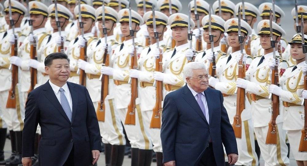 الرئيس الفلسطيني يقطع زيارته للصين ويعود لرام الله لعقد اجتماع طارئ بشأن الأقصى