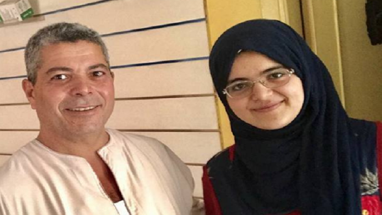 والد المصرية المتفوقة في الثانوية العامة يرفض منحة أمريكية: "مش هبيع بنتي"!