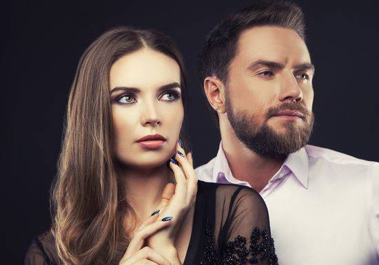 معايير الجمال تغيّرت.. هكذا يعشق الرجل مظهر المرأة