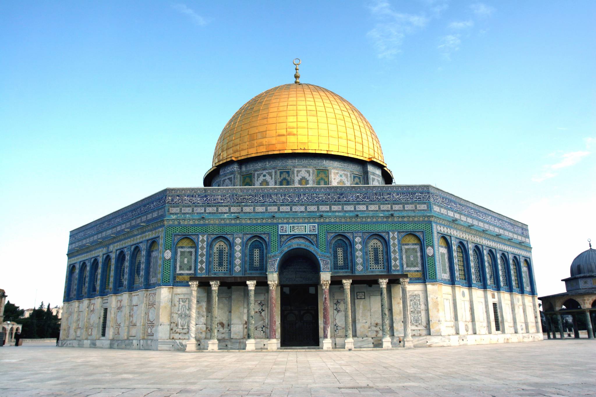 الميادين: إغلاق بوابات القدس القديمة لمنع وصول المصلين إلى أقرب نقطة من المسجد الأقصى