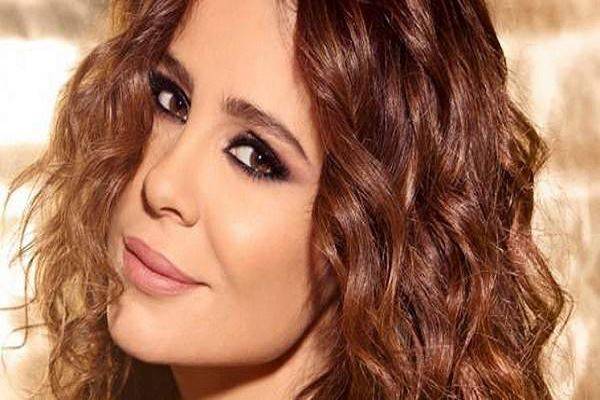 كارول سماحة تفاجئ الجمهور بفيديو لإبنتها!