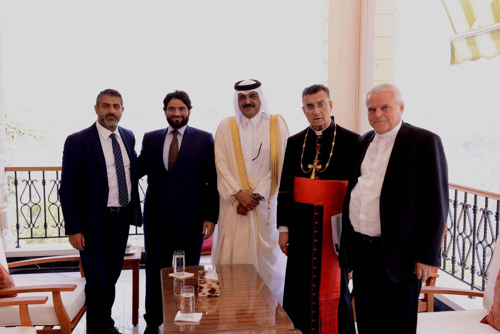 الراعي عرض الأوضاع مع السفير القطري