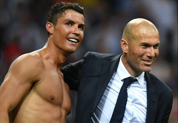 زيدان: لدينا أفضل لاعب في العالم.. ولن يرحل!