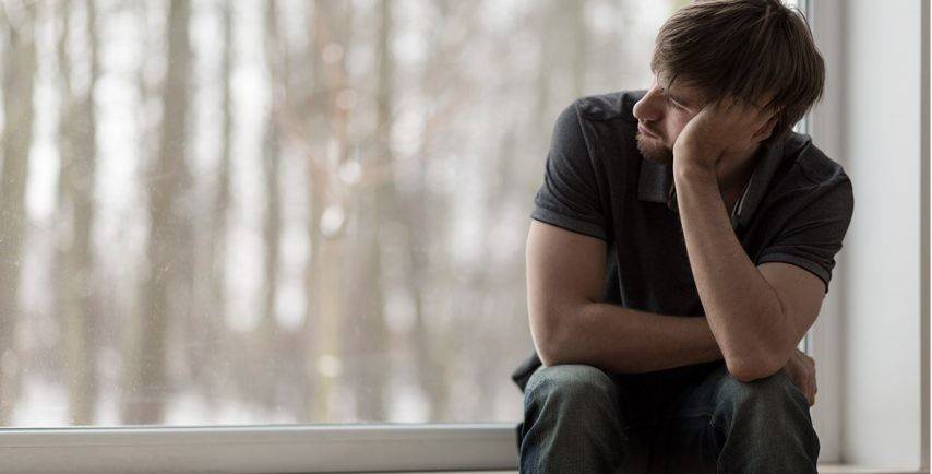انتبهي.. هذه العلامات تشير إلى شعور شريكك بالإكتئاب