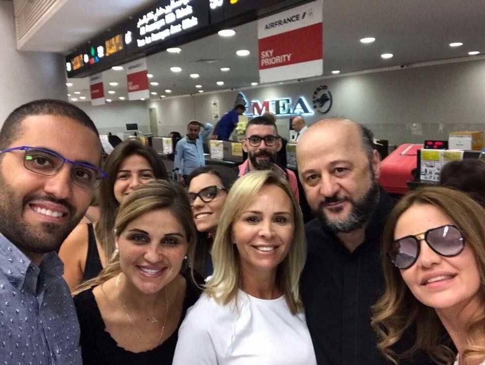 سيلفي إعلامي مع الوزير العريس قبل شهر العسل