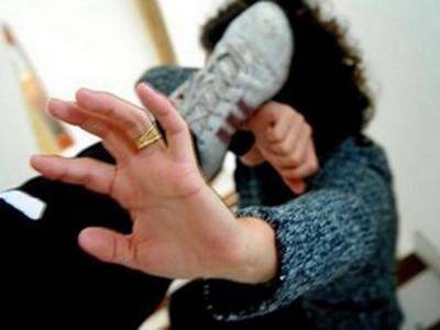 في لبنان.. حاول حرق أمّه بعد تأنيبها له بسبب المخدّرات!