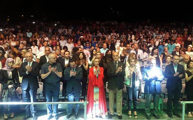 «سيّدة البحار» .. عاصمة الأرجوان والأبجديّة
تتألّق في مهرجانات صور