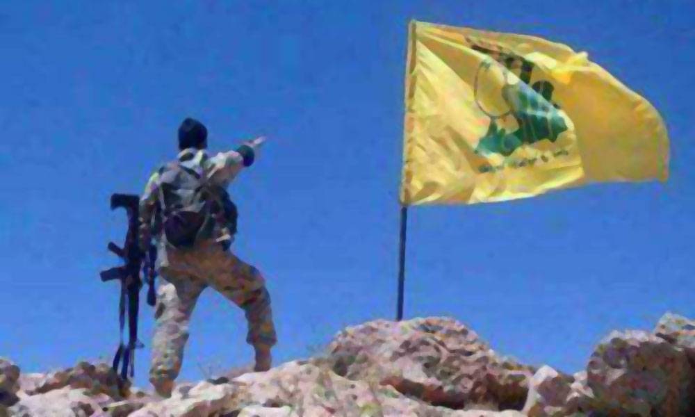 المقاومة والجيش السوري يسيطران على أهم المراكز الاستراتيجية وأيام وينتهي التكفيريون
الجيش اللبناني يحمي عرسال والمخيمات بزنار أمان