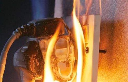 صعقة كهربائية خطفت ابن الـ13 عامًا في أبي سمراء