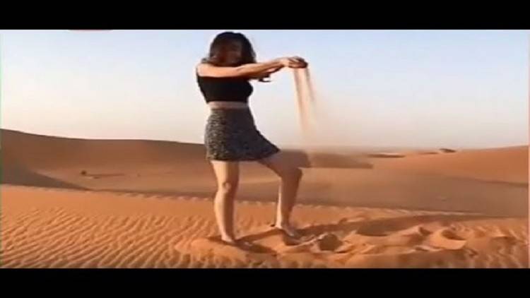 هشتاغ "حملة تصوير السيقان" يثير جدلاً واسعاً!