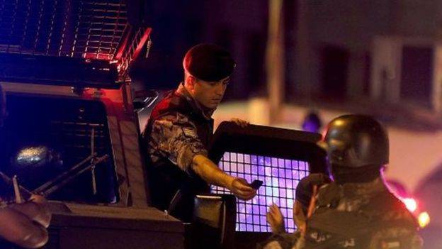 معركة بين "التنورة والنقاب" على تويتر في السعودية
