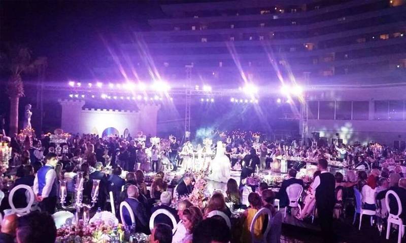 بالفيديو والصور - أضخم حفل زفاف في اللاذقية بكلفة مليوني دولار.. من هما العروسان؟