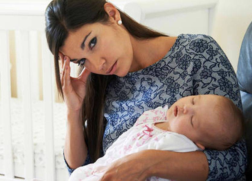 لا ترضعي طفلك وأنتِ حزينة.. الأضرار جسيمة!