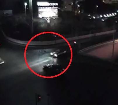 فيديو مروّع.. شاهدوا لحظة وقوع حادث سير في سن الفيل