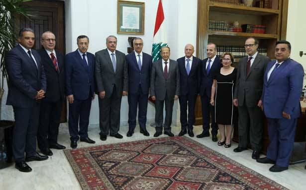 الصرّاف أطلع الرئيس على الإجراءات المتّخذة لمناسبة عيد الجيش
عون دعا مجلس القضاء الأعلى الى الإسراع بإنجاز التشكيلات :
إستقلاليّة السلطة القضائيّة مُصانة بموجب الدستور