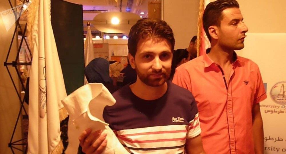 طلبة سوريون يخترعون أطرافا صناعية (فيديو)