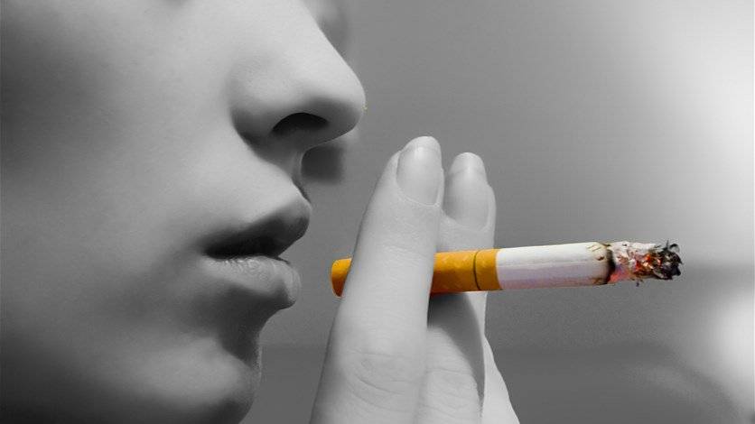 أيهما أشدّ فتكاً على الإنسان: السجائر أو النرجيلة؟