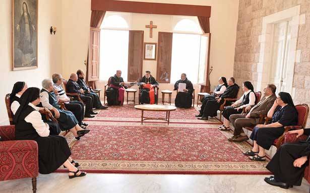 تسلّم دعوة لافتتاح مؤتمر «نحو ثقافة الأديان»
الراعي بحث مع التويني واللجنة الأسقفيّة
للمدارس الكاثوليكيّة موضوع السلسلة