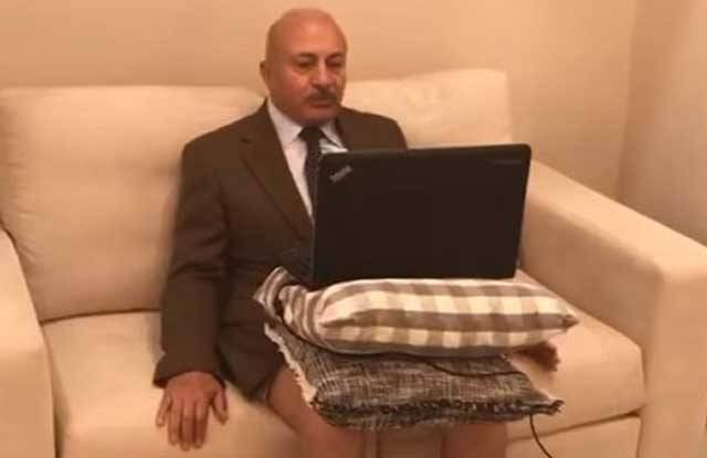 بالفيديو.. "الجزيرة" تكشف قصة المحلل السياسي بــ"الشورت"