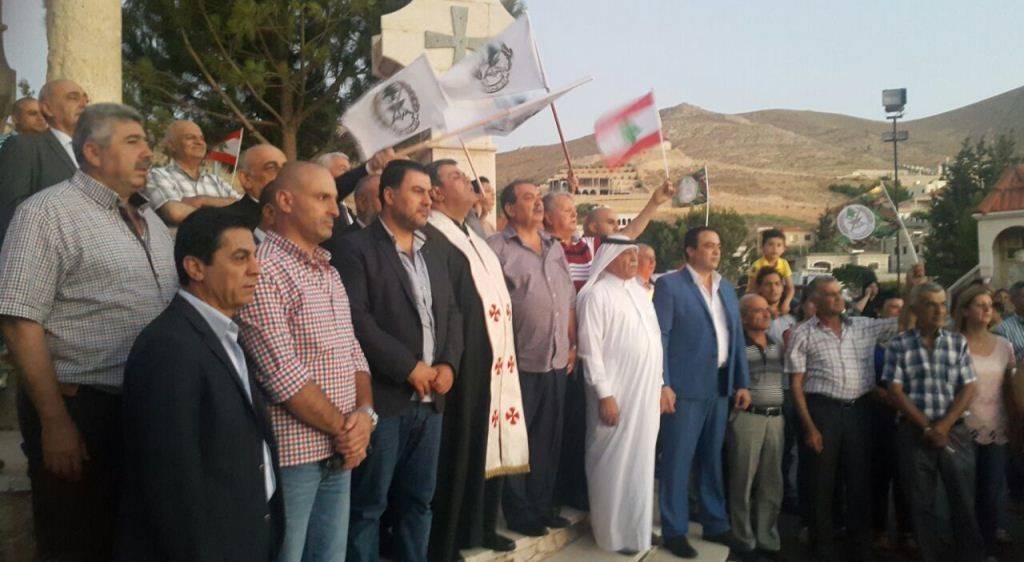 مسيرة شموع دعما للجيش في راس بعلبك