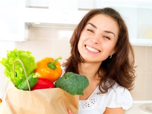 هكذا تحافظين على نضارة بشرتك خلال الرجيم!