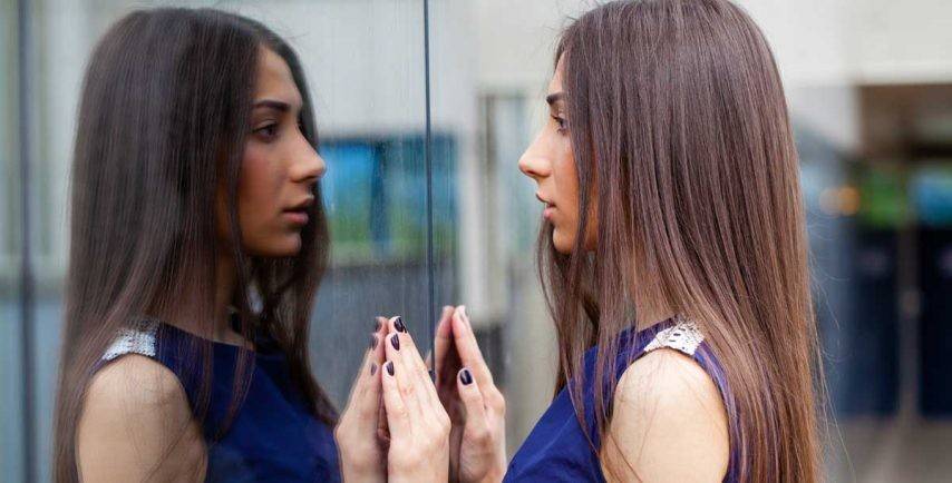 إن كنتِ تتحدثين مع نفسك.. إليك هذا الخبر السارّ!