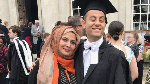 رحلة لاجئ عراقي ضرير من بغداد إلى جامعة كامبريج