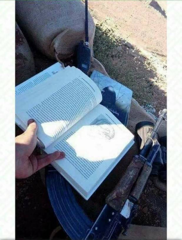 كتاب لمقاتل في حزب الله يشعل مواقع التواصل الإجتماعي!