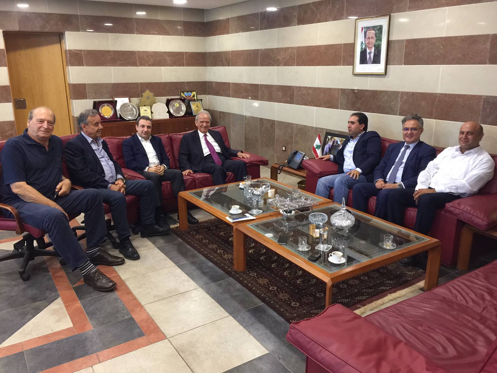 حمادة عرض مع وفد من التقدمي موضوع الأقساط