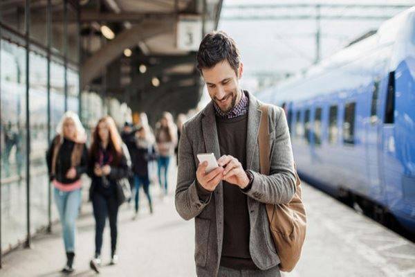 مدينة تفرض مخالفة على مستخدمي الأجهزة الذكية!