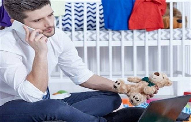 دراسة: الرجال يعانون كما النساء للتوفيق بين العمل والأسرة!