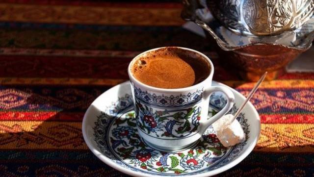 لخسارة الوزن بسهولة.. أضيفوا هذه الوصفة الى القهوة!
