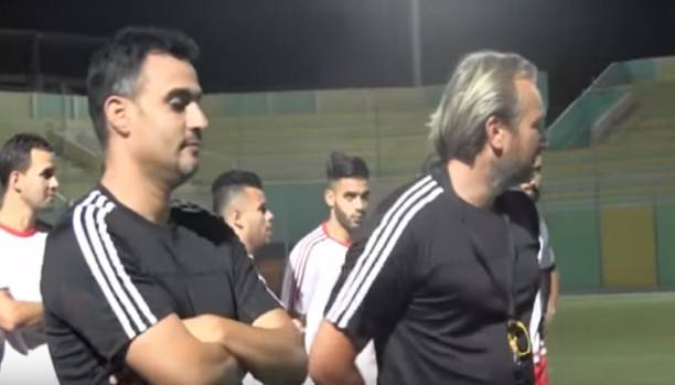 مدرب جزائري يتعرض للطعن داخل ملعب