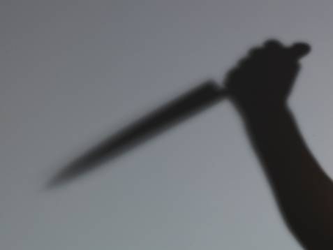 بالفيديو - قتل زوجته اللبنانية بعدة طعنات.. شاهد ماذا قال لحظة انهياره وتسليم نفسه للشرطة في الكويت!