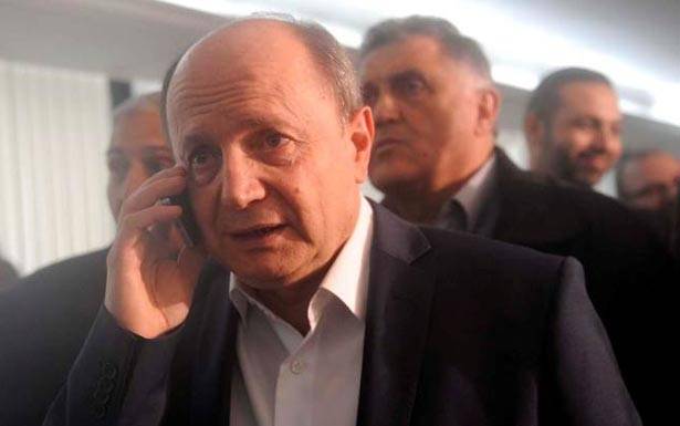 الأسمر ناشد عون إصدار قانون السلسلة
وتابع قانون الإيجارات مع المستأجرين