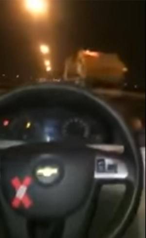 بالفيديو.. سائق يوثق بكاميرا هاتفه لحظة تعرضه لحادث مرعب!