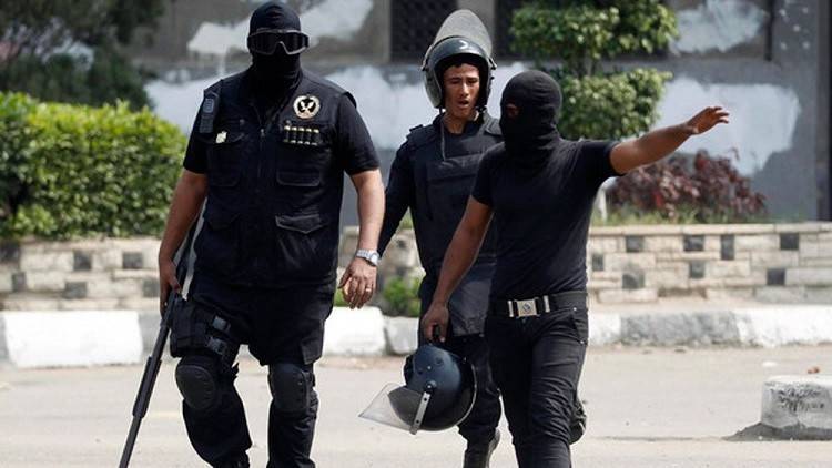 مصر.. القبض على عناصر أجنبية استأجرت شقة أمام كنيسة