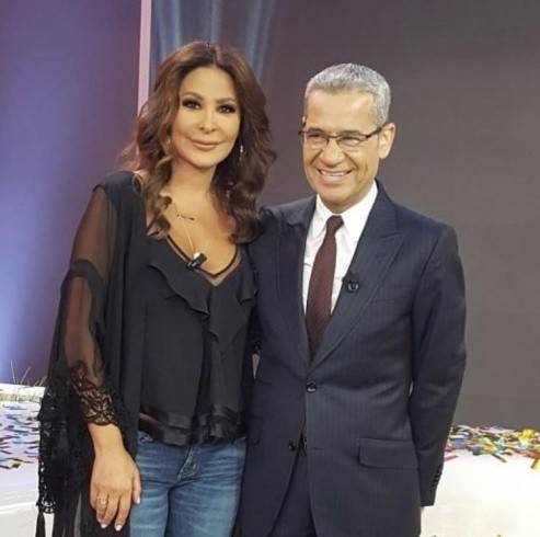 بالصورة والأسعار.. خمني كم تبلغ إطلالة إليسا!