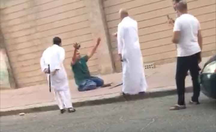 بالفيديو- قاتل زوجته اللبنانية يكشف تفاصيل جريمته أمام الاولاد: لم أتمالك نفسي!