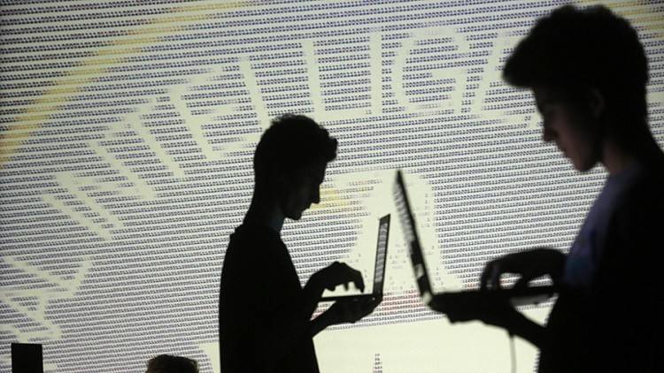 ويكيليكس يفضح عمل CIA في السيطرة على أجهزة الآخرين