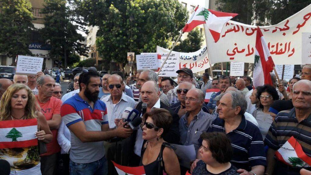 لجنة محامي الدفاع عن المستأجرين تعتصم.. ما تفعلونه بالمواطن جريمة