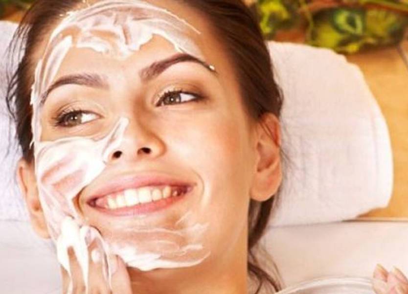خلطات طبيعية لتبييض الوجه بسرعة من المرّة الأولى!