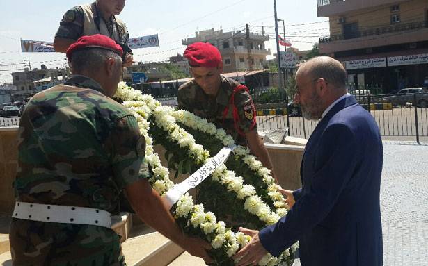 وضع إكليلاً على نصب الشهداء في العبدة وفي تلعباس
الصراف: الجيش حمايتنا الوحيدة
وأنا مسؤول عن الغطاء السياسي له