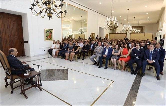 رئيس الجمهورية امام وفد من الانتشار اللبناني في العالم: الوحدة الوطنية حمت لبنان ومكّنته من مواجهة الارهاب