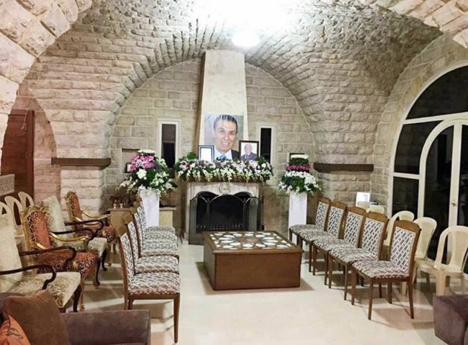 بالأرز والورود.. هكذا استقبل جثمان يوسف الحويك في بلدته