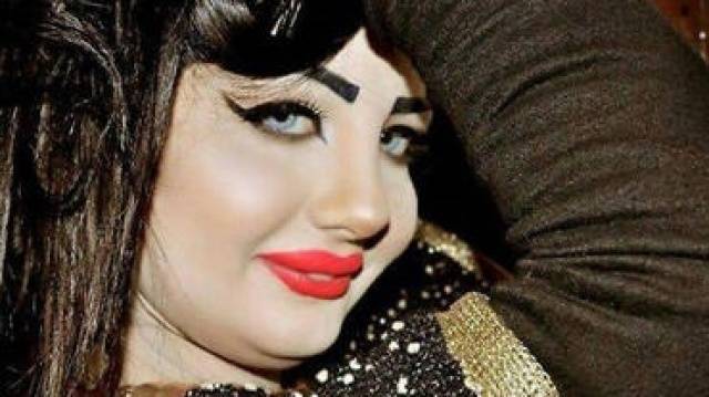 بالصور - فنانة "ركبني المرجيحة" بفستان الزفاف.. وهكذا تغير شكلها!؟