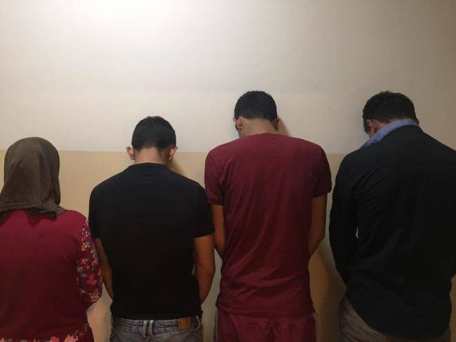 جريمة وحشية.. قتلوه بــ 25 طعنة سكين ورموه
